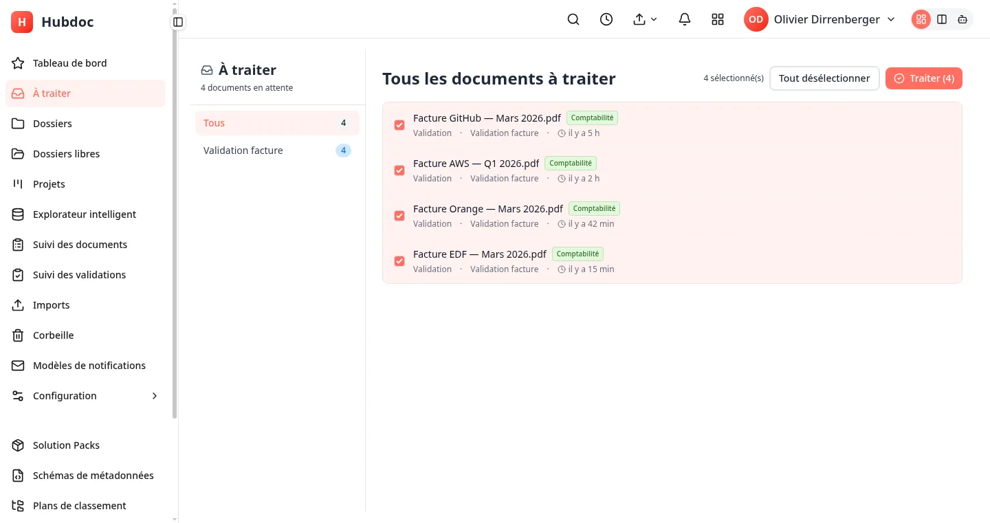 HubDoc Case Management — sélection multiple et bulk approve